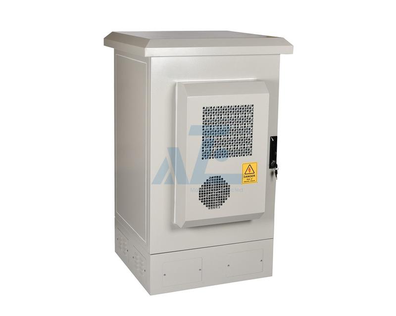 18U Outdoor Telecom Enclosure w/ AC400W Air Conditioner, IP55, 650W x 650D mm