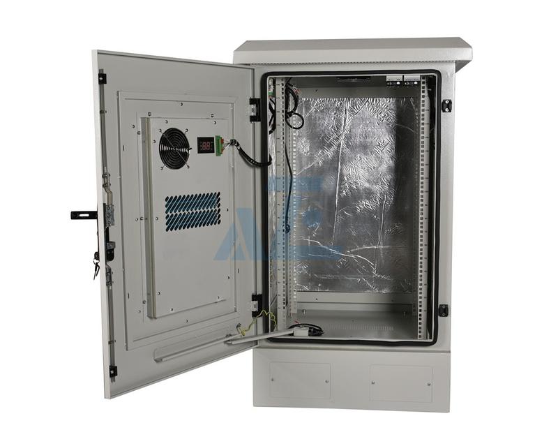 24U Outdoor Telecom Enclosure w/ AC500W Air Conditioner, IP55, 650W x 650D mm