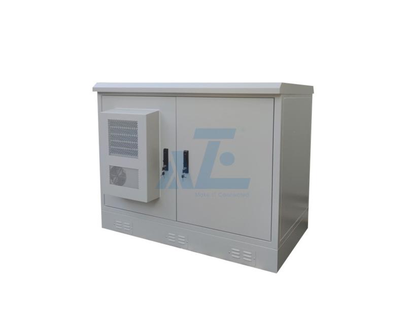 24U IP55 Rated Double Bay Outdoor Telecom Cabinets with AC Powered Air Conditioner